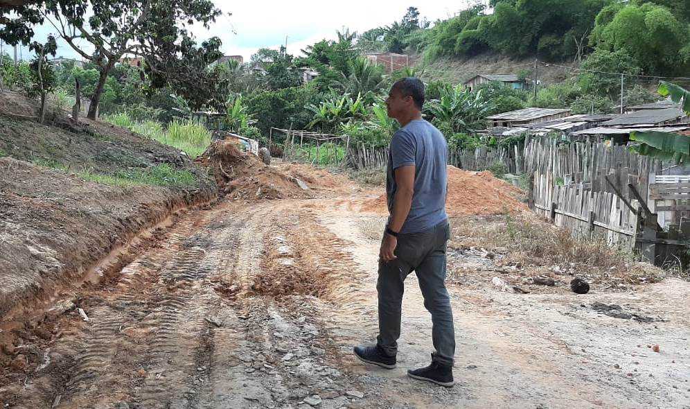 Camacã: Bairro da Portelinha recebe patrolamento
